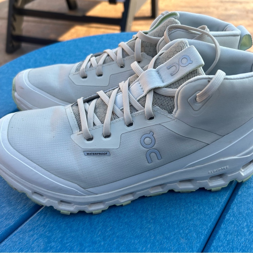 On Cloud Waterproof Hikers